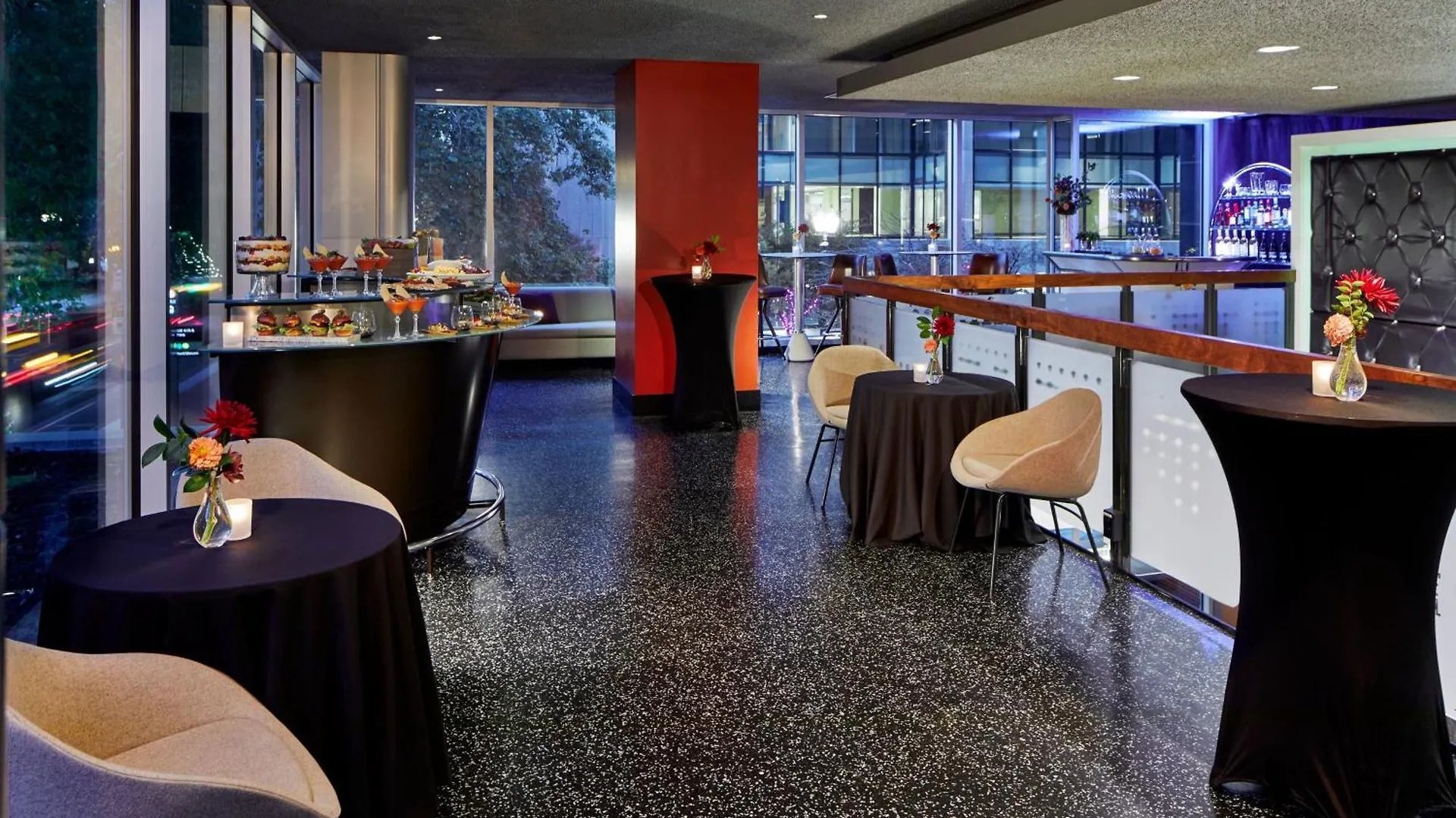 Courtyard By Marriott Portland City Center Hotel