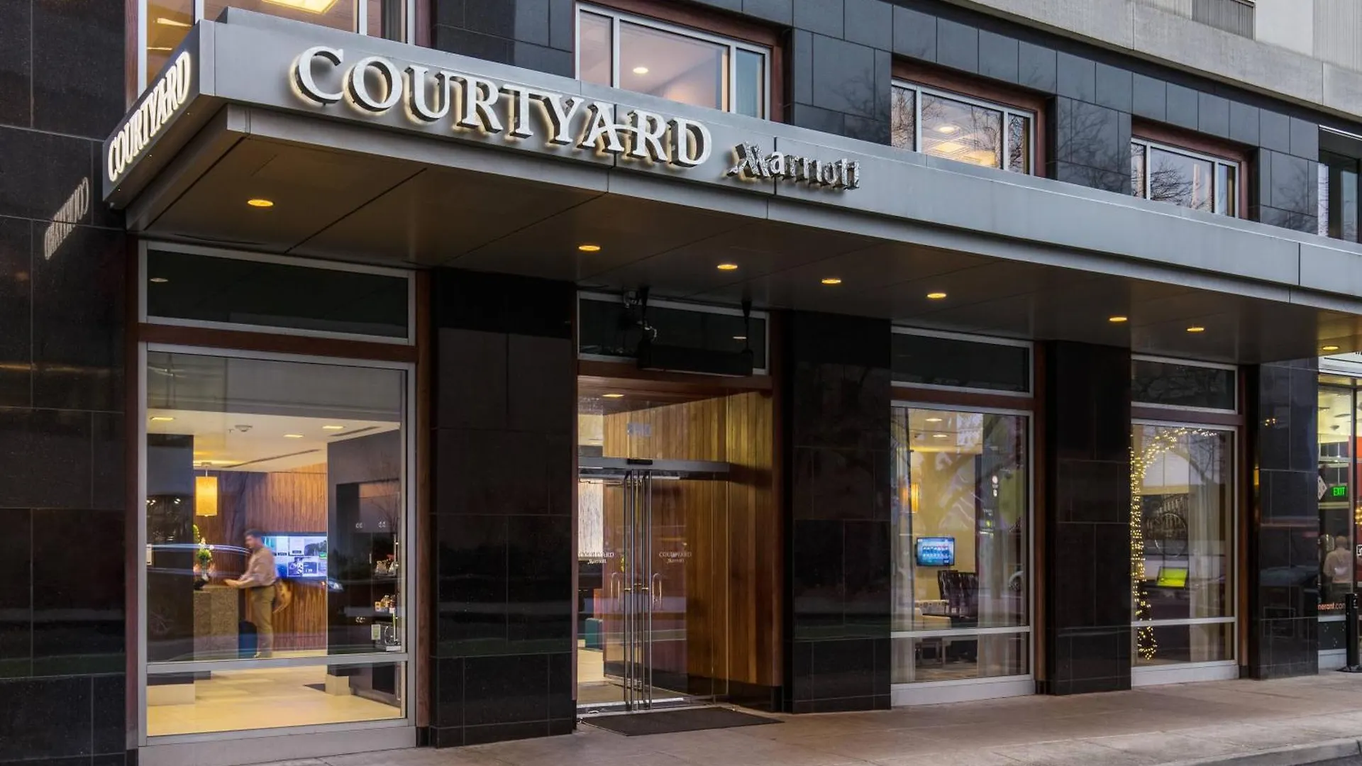 Courtyard By Marriott Portland City Center Hotel