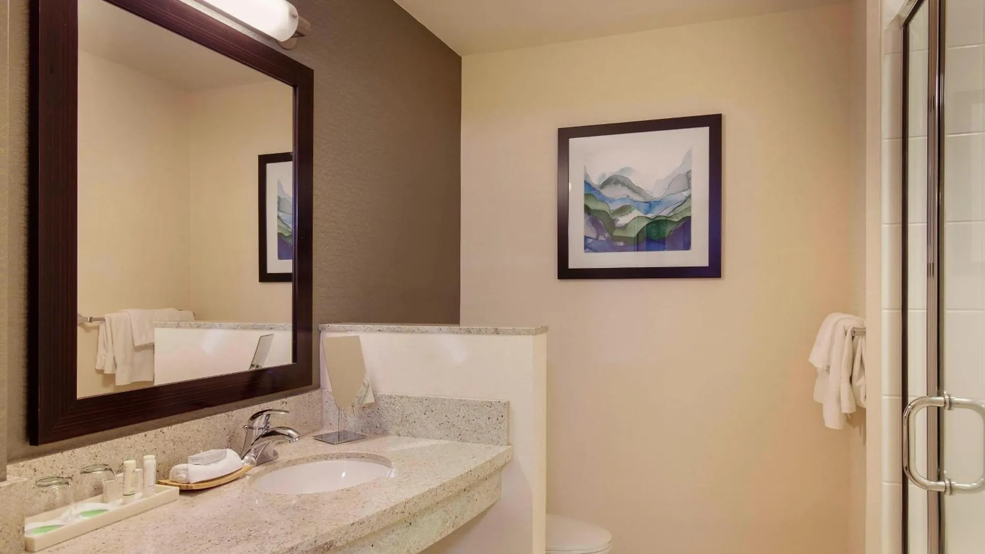 Courtyard By Marriott Portland City Center Hotel