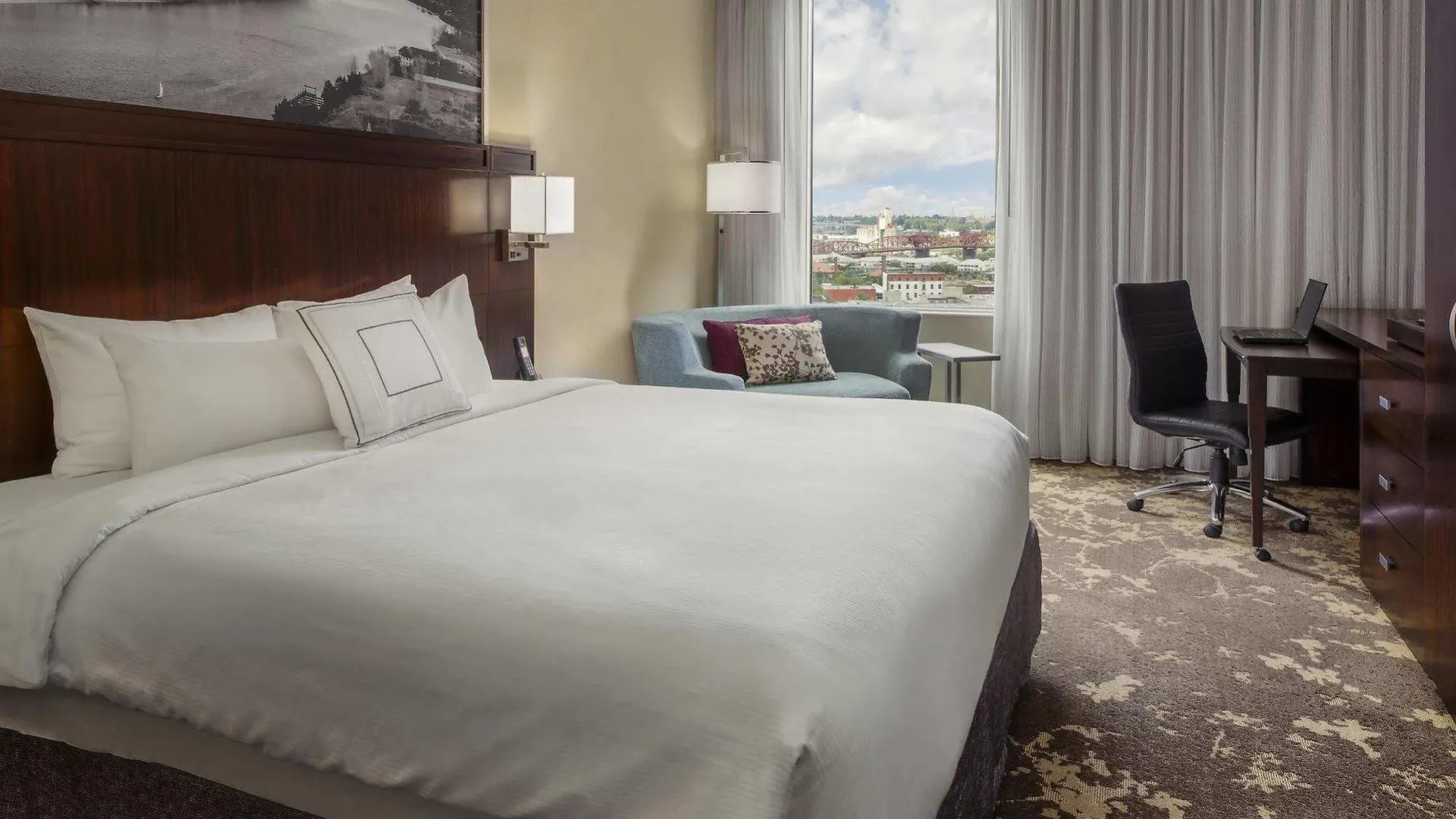 Courtyard By Marriott Portland City Center